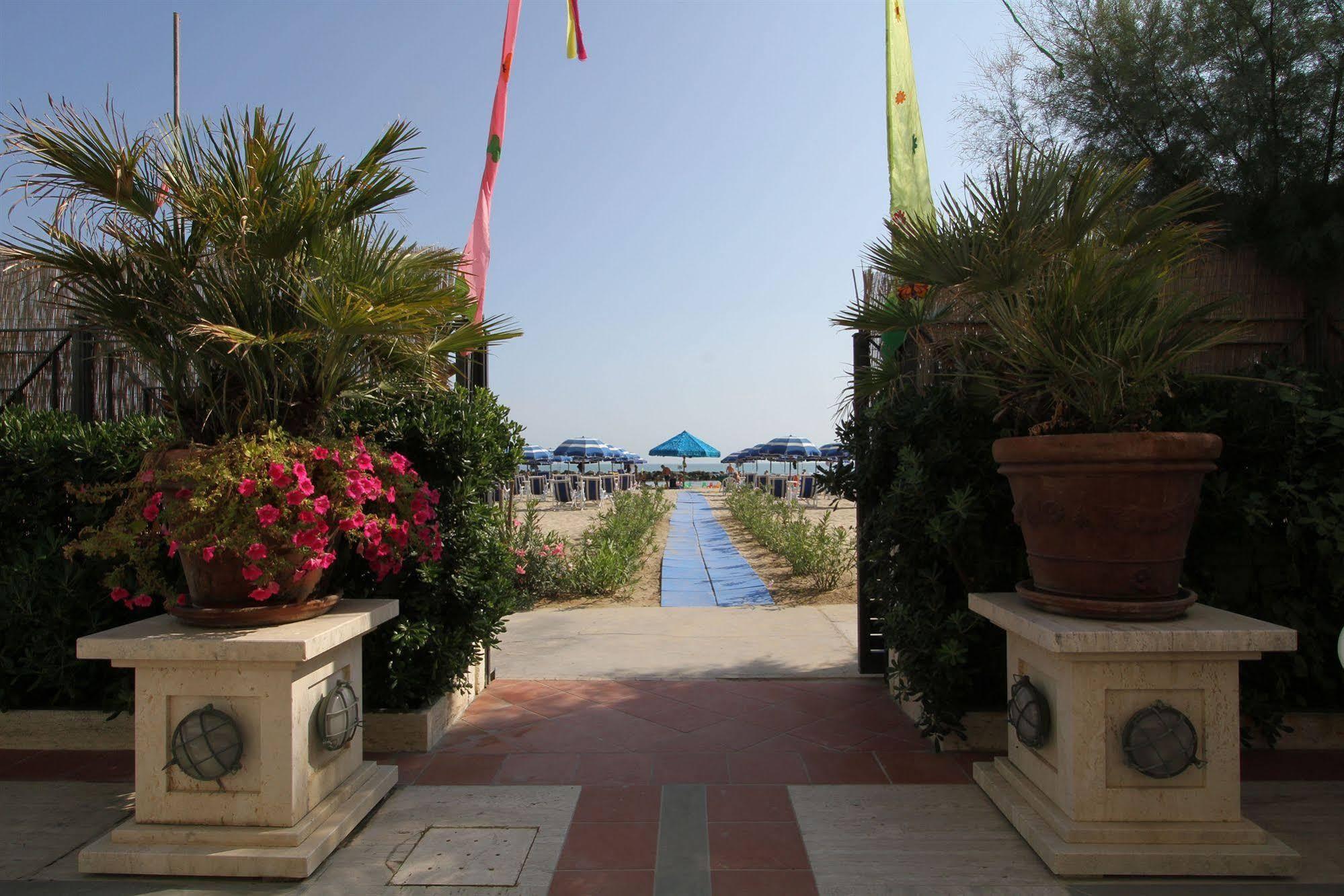 Hotel Promenade Montesilvano Marina Esterno foto